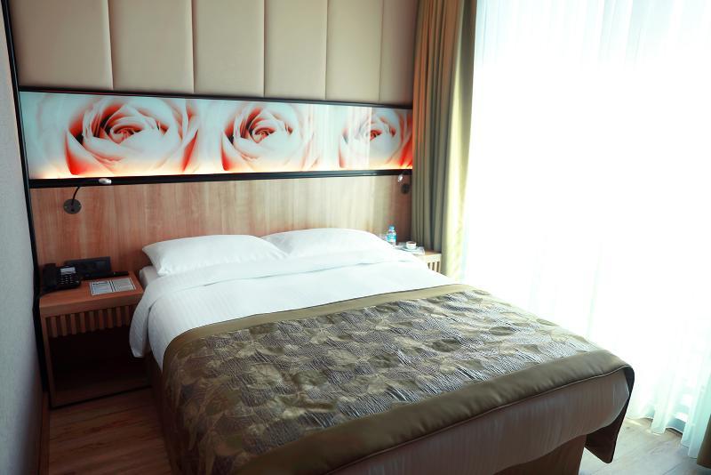 Radar Hotel Istanboel Buitenkant foto